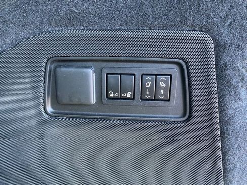 Used 2021 Cadillac Escalade ESV Sport Platinum image 15