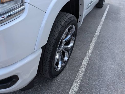 Used 2022 RAM 1500 Limited AWD/4WD image 3