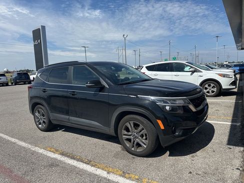 Used 2023 Kia Seltos S FWD image 2