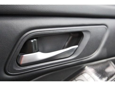 Used 2025 Nissan Rogue SV FWD image 16
