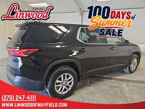 Used 2023 Chevrolet Traverse LS FWD image 2