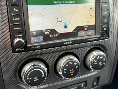 Used 2013 Dodge Challenger R/T image 19