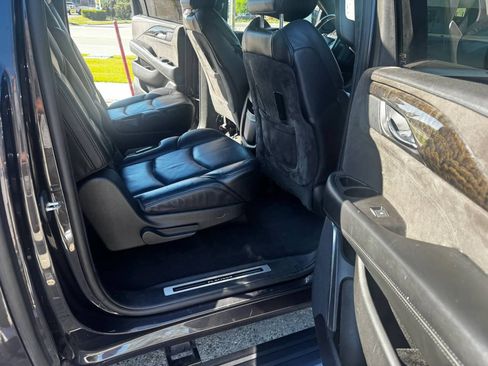 Used 2016 Cadillac Escalade ESV Platinum AWD/4WD image 9