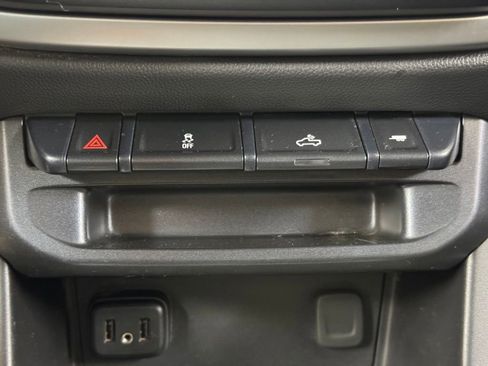 Used 2020 Chevrolet Colorado LT AWD/4WD image 36