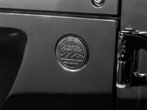 Used 2021 Jeep Wrangler Unlimited Sahara AWD/4WD image 26