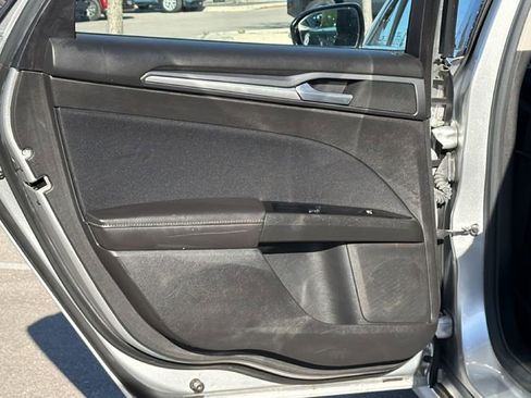 Used 2013 Ford Fusion SE image 33