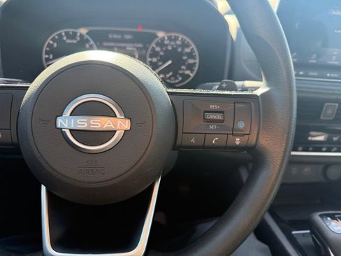 Used 2022 Nissan Rogue SV FWD image 20