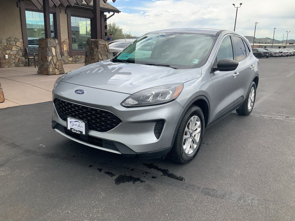 Used 2022 Ford Escape SE w/ Cold Weather Package AWD/4WD image 2