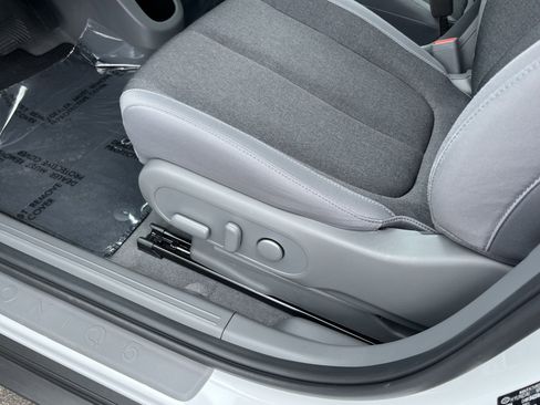 Certified 2024 Hyundai Ioniq 5 SE RWD image 16