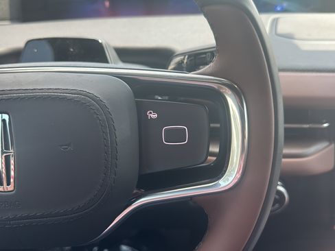 New 2026 Lincoln Navigator Reserve AWD/4WD image 14