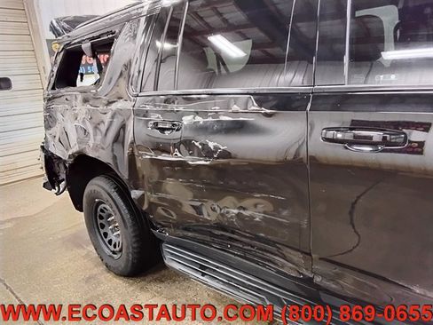 Used 2023 Chevrolet Suburban RST w/ Sport Performance Package AWD/4WD image 23