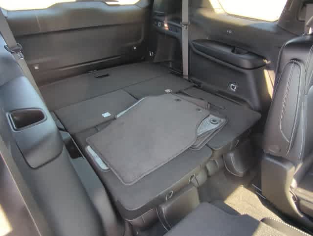 Certified 2025 Jeep Grand Cherokee L Limited w/ Black Appearance Package AWD/4WD image 24