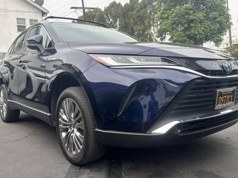Used 2021 Toyota Venza XLE w/ Carpet Mat Package (TMS) AWD/4WD image 2