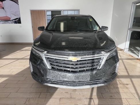 Used 2024 Chevrolet Equinox LT image 2