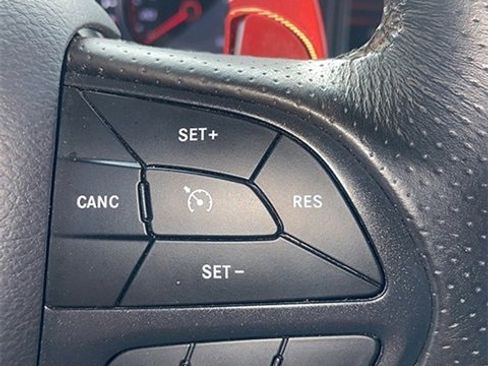 Used 2019 Dodge Charger Scat Pack image 9