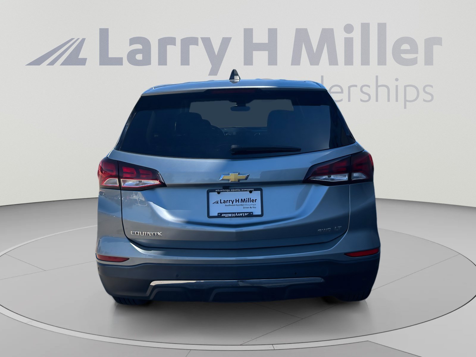 Used 2024 Chevrolet Equinox LT AWD/4WD image 5