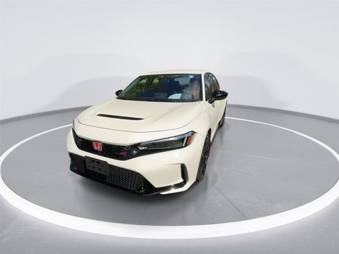 Used 2024 Honda Civic Type R image 3