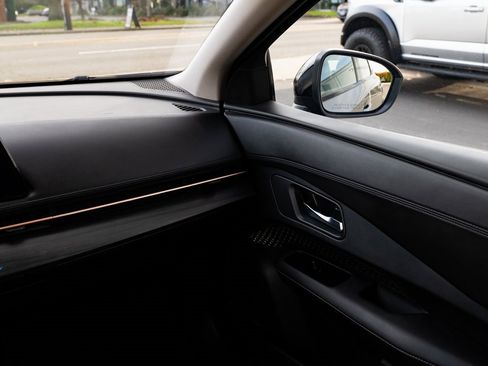 Used 2024 Nissan Ariya AWD image 10