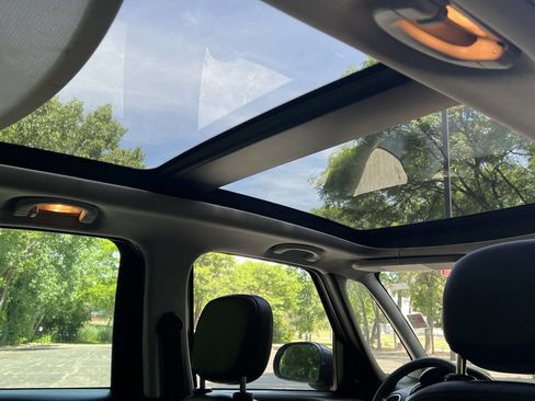 Used 2018 FIAT 500L Trekking FWD image 19