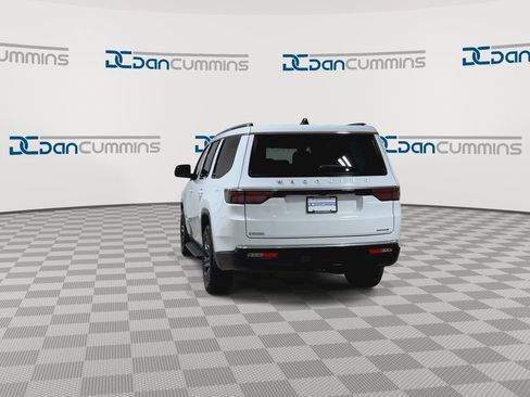 Used 2024 Jeep Wagoneer Series II w/ Flexible Seating Group RWD image 7