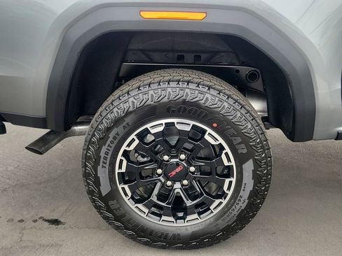 New 2026 GMC Canyon AT4 image 5