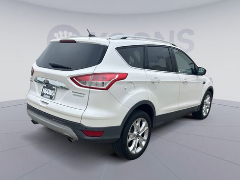 Used 2015 Ford Escape Titanium FWD image 16