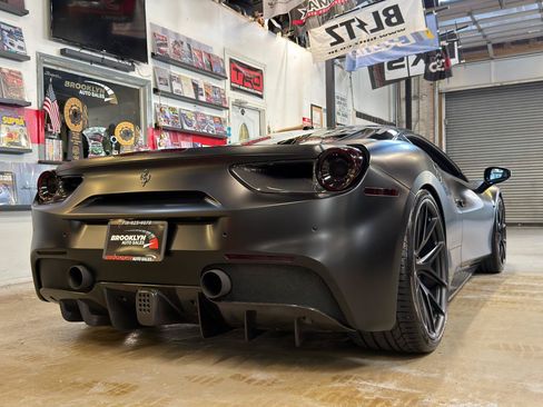 Used 2017 Ferrari 488 GTB RWD image 7
