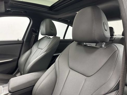 Used 2019 BMW 330i xDrive Sedan w/ Premium Package AWD/4WD image 39