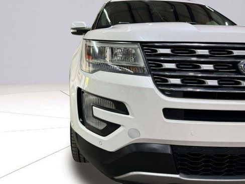 Used 2017 Ford Explorer Limited w/ Equipment Group 301A AWD/4WD image 25