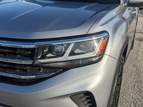 Certified 2022 Volkswagen Atlas Cross Sport SE w/ Panoramic Sunroof Package image 8