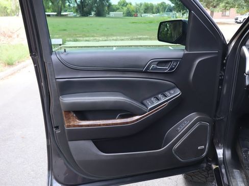 Used 2016 Chevrolet Suburban LT AWD/4WD image 25