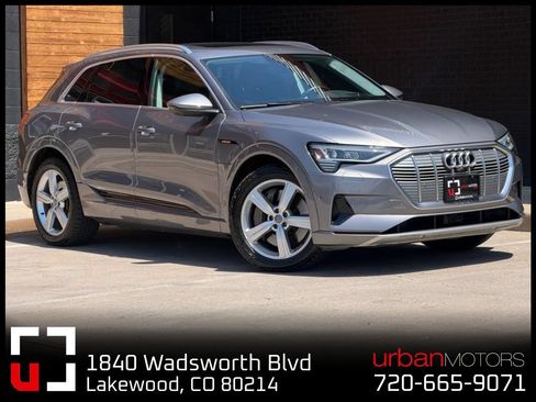 Used 2019 Audi e-tron Prestige w/ Prestige Package AWD/4WD image 1