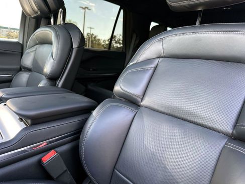 Used 2025 Lincoln Navigator Reserve w/ Jet Appearance Package image 22