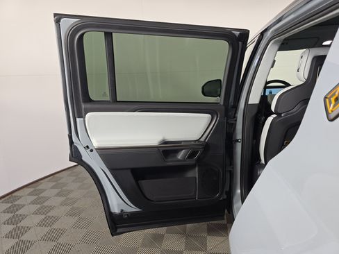 Used 2023 Rivian R1S Launch Edition AWD/4WD image 17