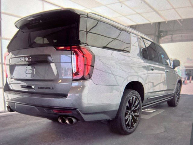 Used 2022 GMC Yukon XL Denali RWD image 2