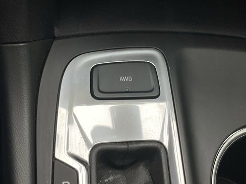 Used 2020 Chevrolet Equinox LT image 17