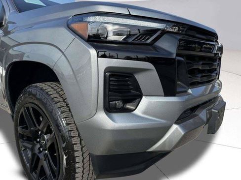 Used 2025 Chevrolet Colorado Z71 w/ Z71 Convenience Package 2 AWD/4WD image 12