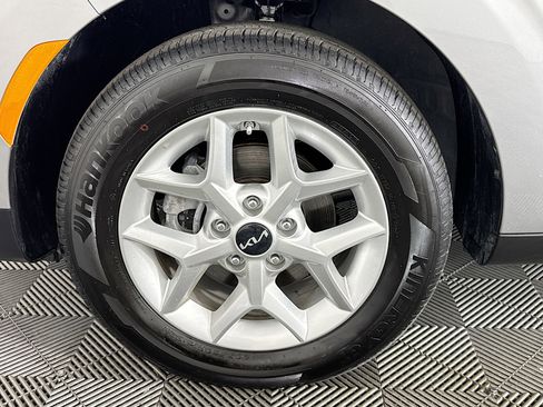Used 2025 Kia Soul LX w/ LX Technology Package FWD image 34