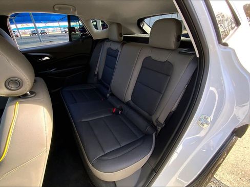 Used 2025 Chevrolet Trax ACTIV w/ Driver Confidence Package image 19