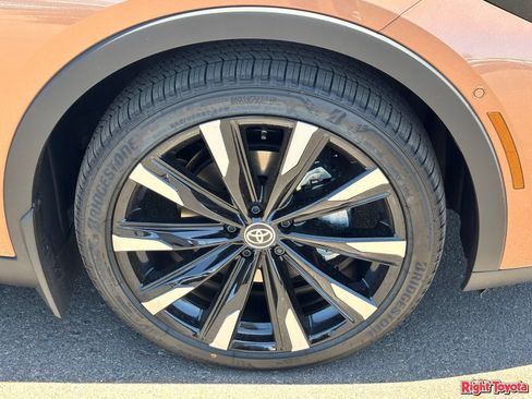 New 2026 Toyota Crown Platinum AWD/4WD image 9