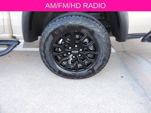 Used 2024 Chevrolet Colorado Trail Boss w/ Advanced Trailering Package AWD/4WD image 11