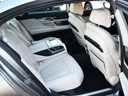 Used 2020 BMW 740i w/ Luxury Rear Seating Package image 19
