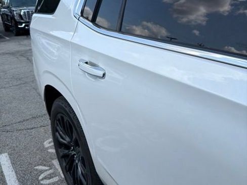 Used 2021 GMC Yukon Denali w/ Denali Ultimate Package AWD/4WD image 9