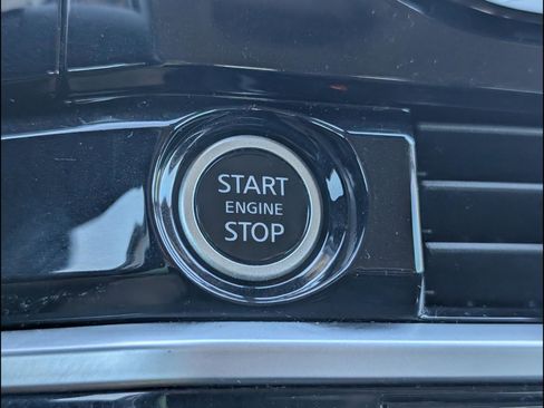 Used 2024 Nissan Pathfinder SV image 12