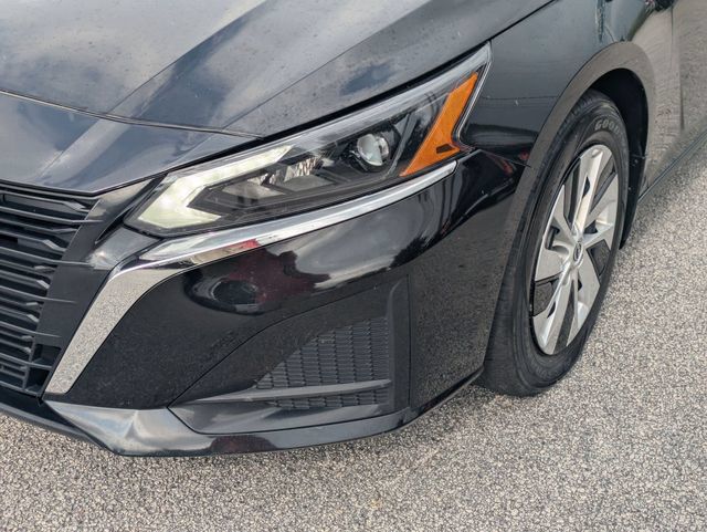 Used 2024 Nissan Altima 2.5 S FWD image 9