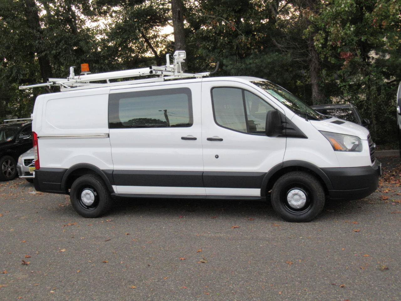 Used 2015 Ford Transit 150 130 Low Roof RWD image 21