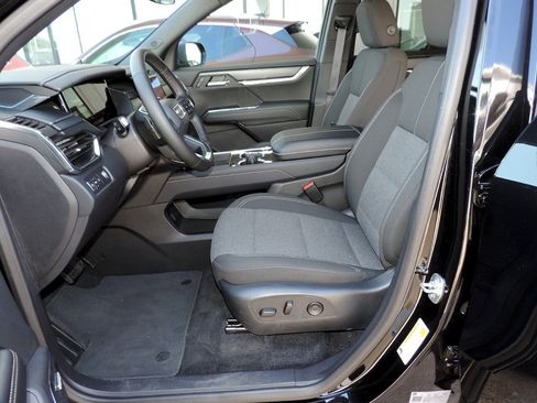 Used 2025 GMC Acadia Elevation FWD image 17