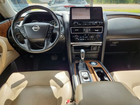 Used 2023 Nissan Armada SL w/ Captain's Chairs Package image 10