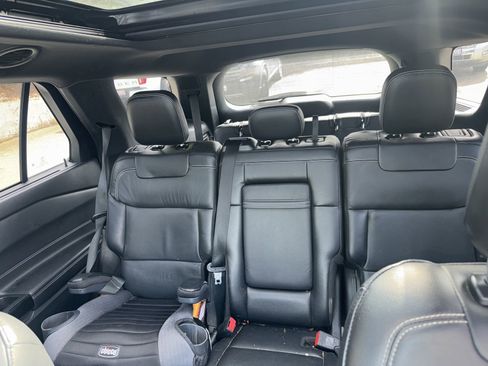Used 2021 Ford Explorer ST w/ Equipment Group 401A AWD/4WD image 9