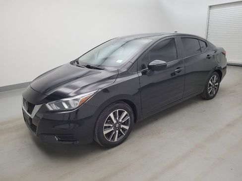 Used 2021 Nissan Versa SV FWD image 2